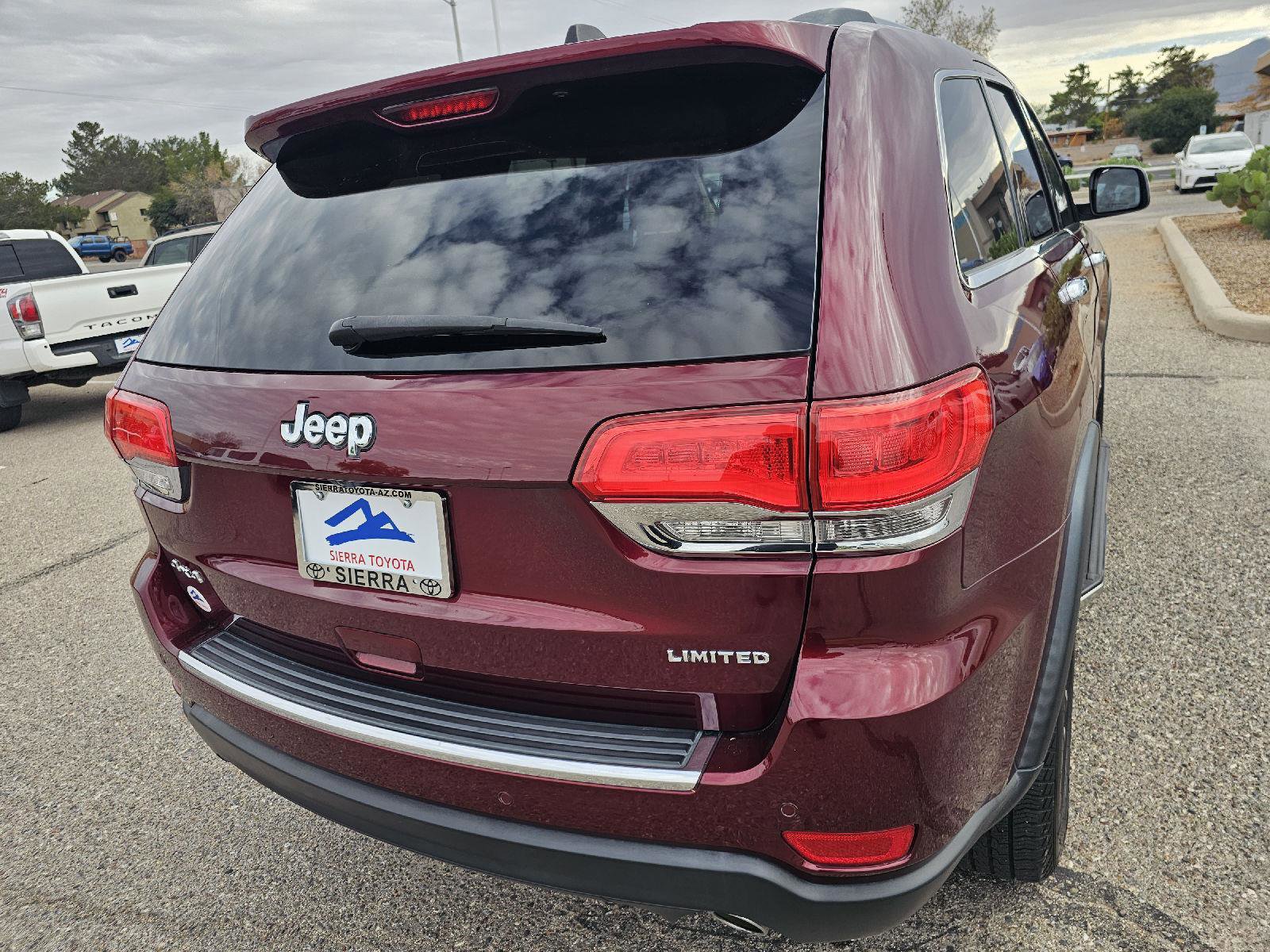 Used 2017 Jeep Grand Cherokee Limited image 11