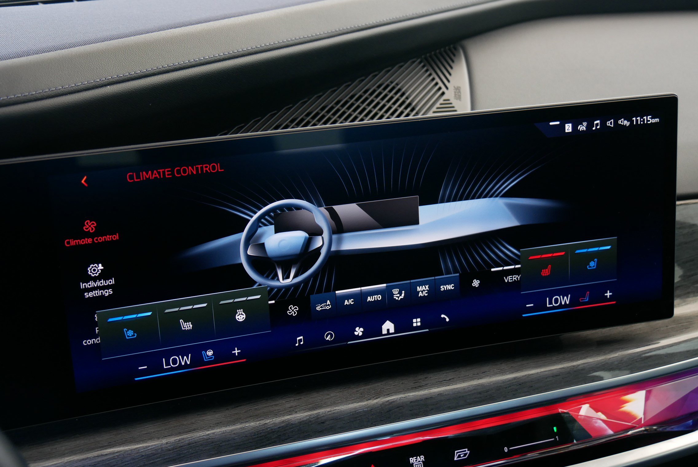 Certified 2025 BMW i7 xDrive60 AWD/4WD image 20