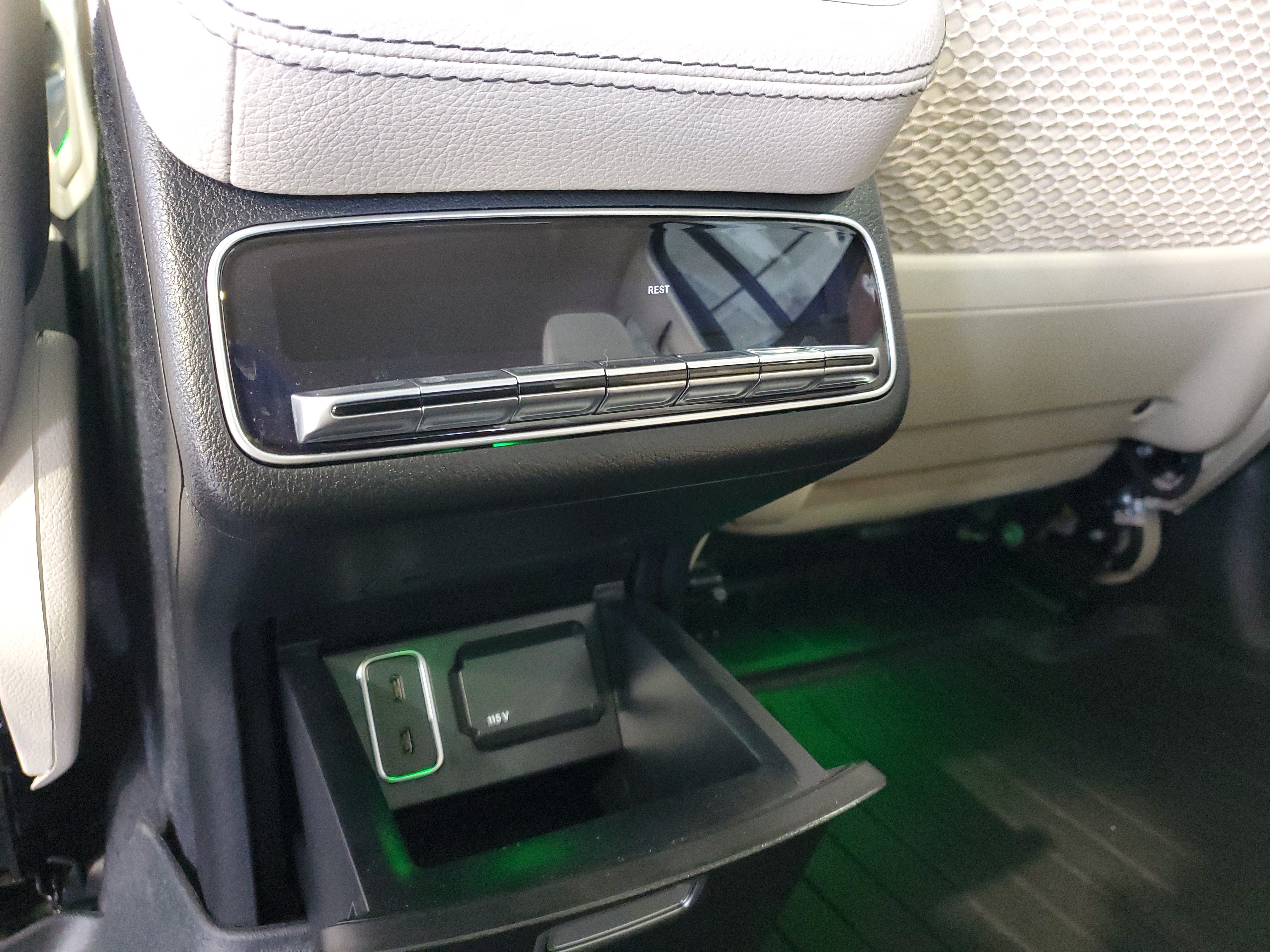 Used 2022 Mercedes-Benz GLS 450 4MATIC image 13