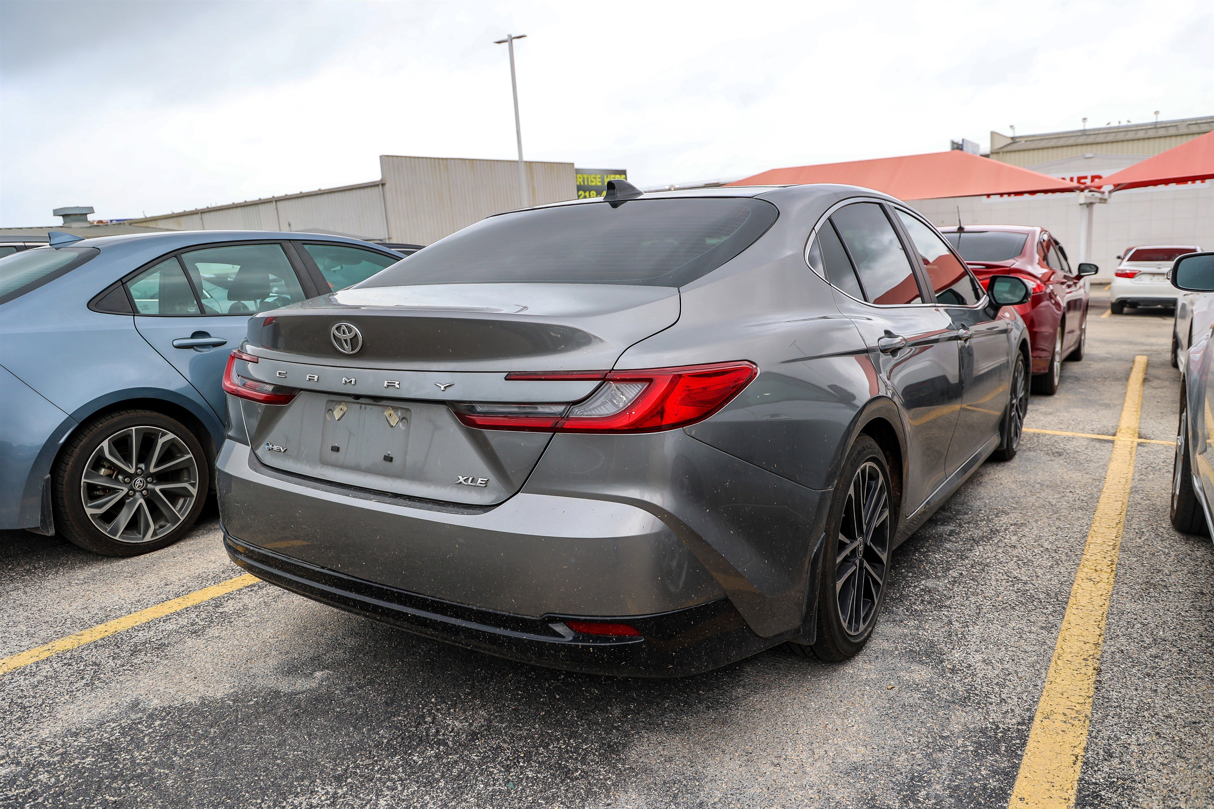Used 2025 Toyota Camry XLE w/ Premium Package FWD image 7