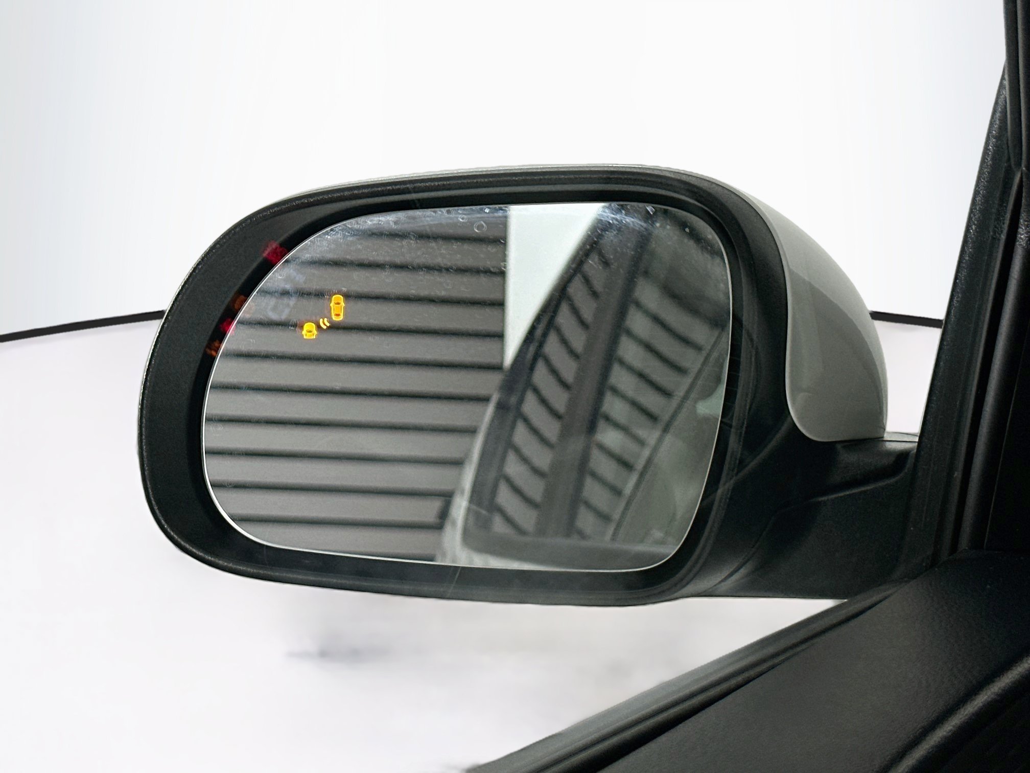 Used 2025 Kia Soul LX w/ LX Technology Package FWD image 16