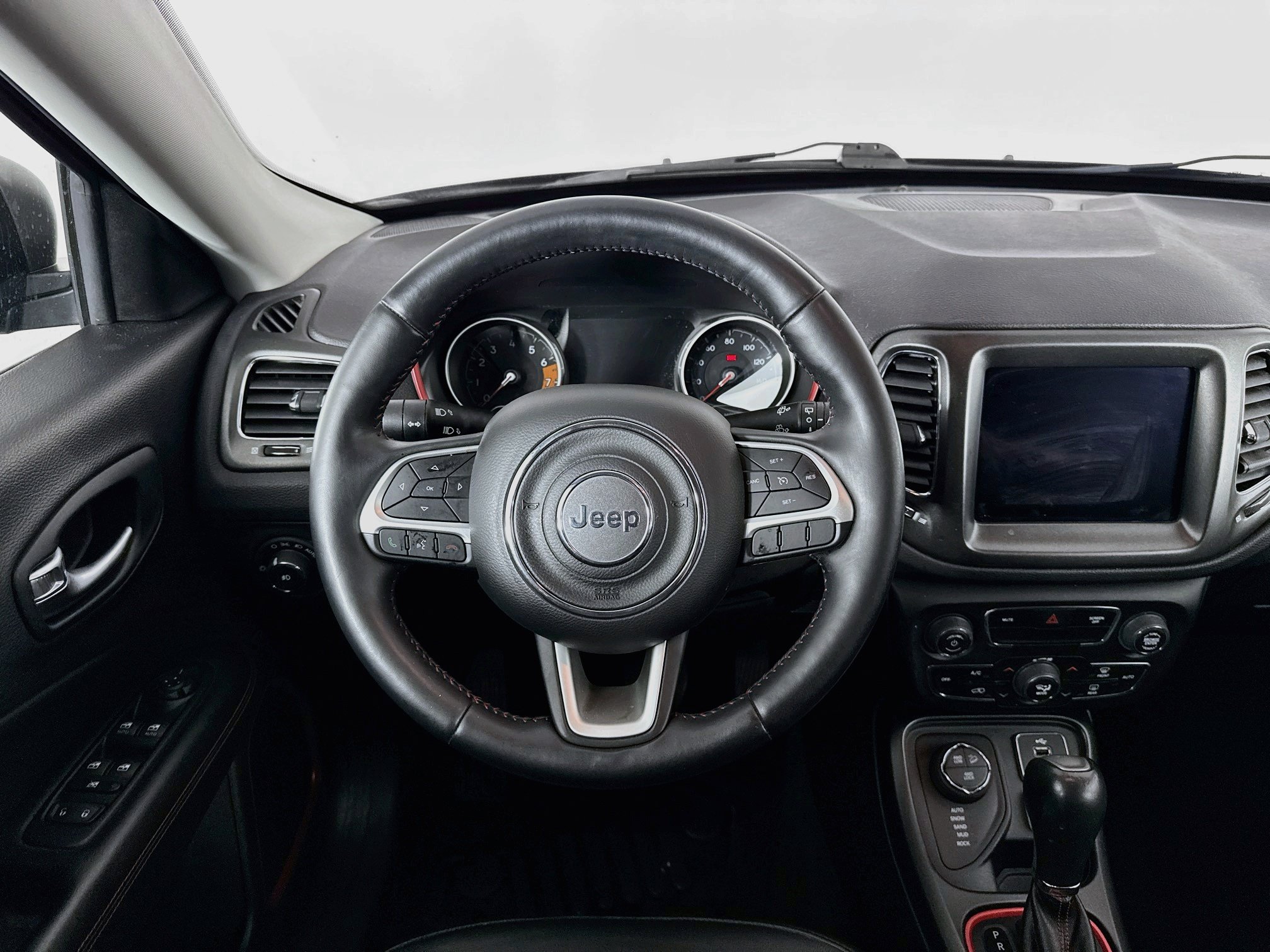 Used 2018 Jeep Compass Trailhawk w/ Leather Interior Group AWD/4WD image 21