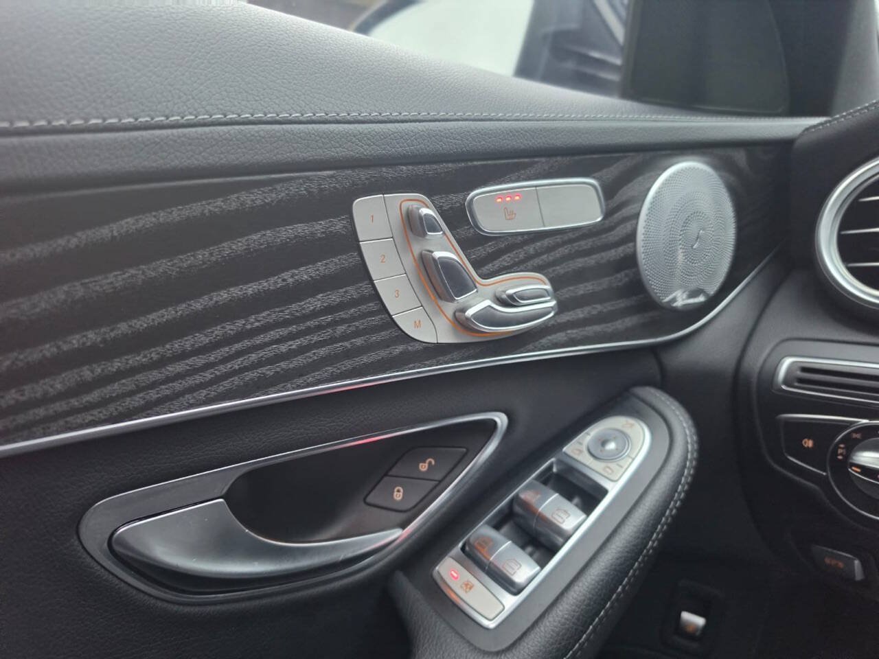 Used 2015 Mercedes-Benz C 300 Sedan image 19