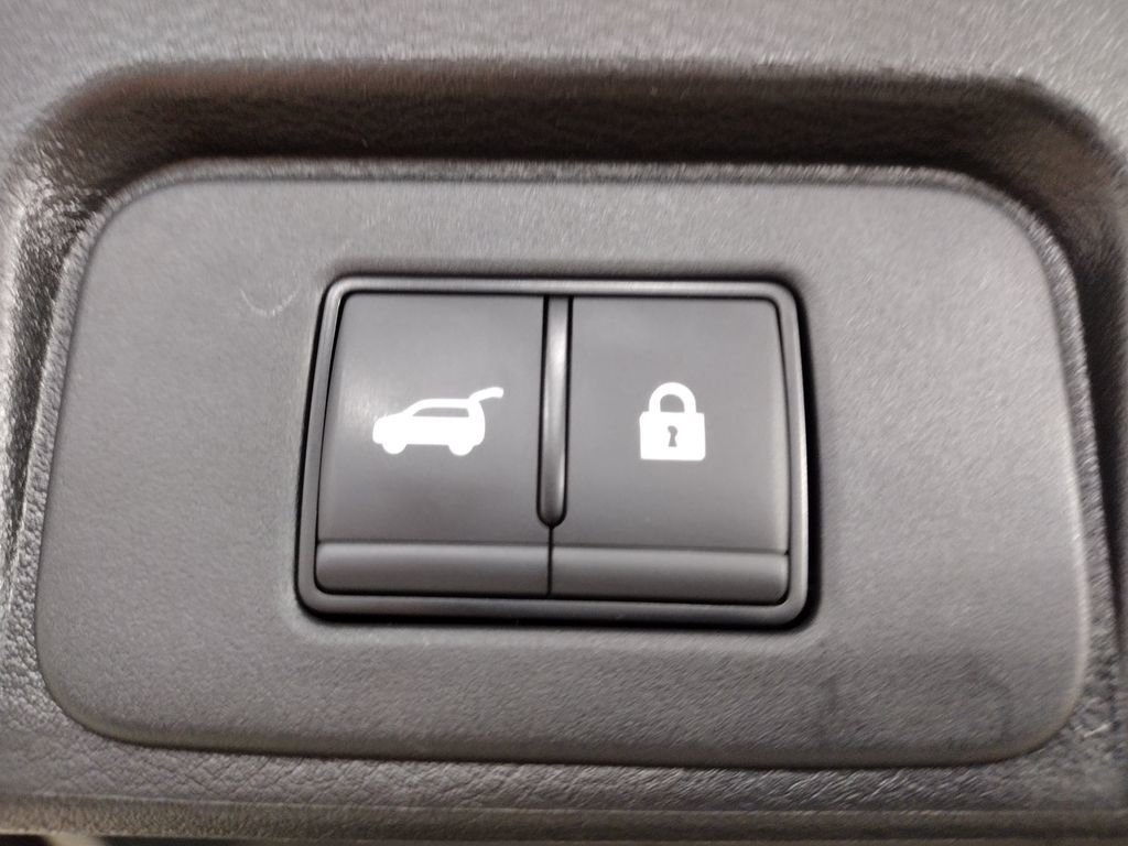 Used 2024 Nissan Rogue SV image 17