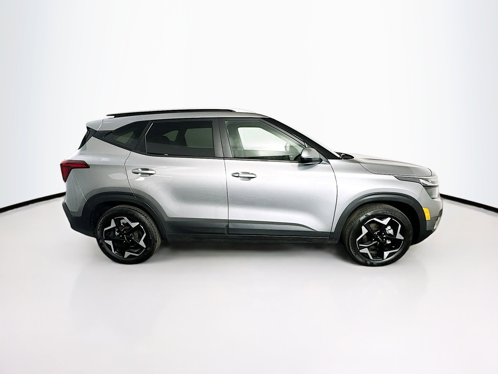 Used 2025 Kia Seltos S image 10