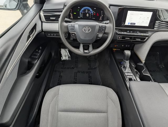 Used 2025 Toyota Camry LE FWD image 11