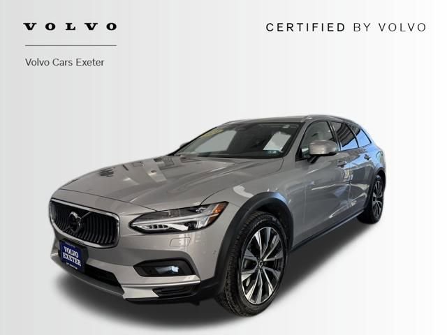 Certified 2024 Volvo V90 B6 Cross Country Plus image 1