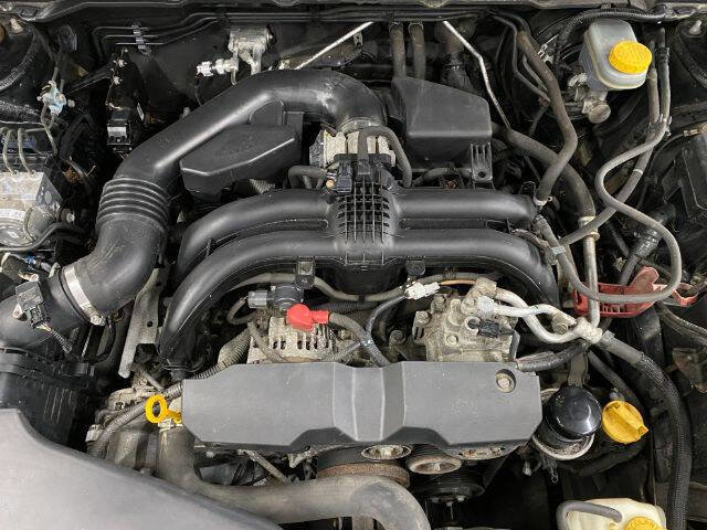 Used 2015 Subaru Outback 2.5i Limited AWD/4WD image 9