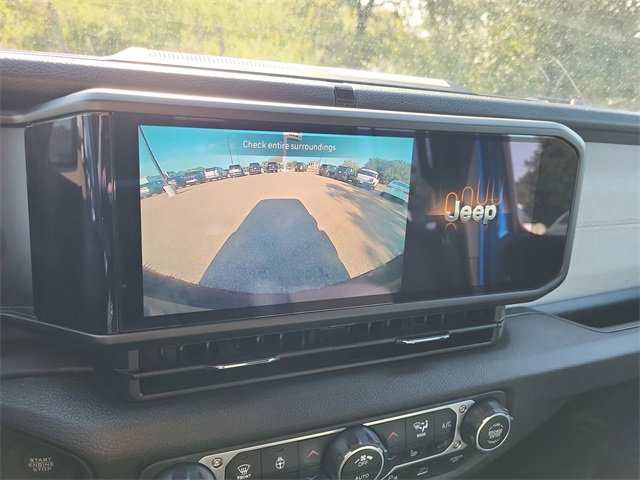 Used 2024 Jeep Wrangler Unlimited image 22