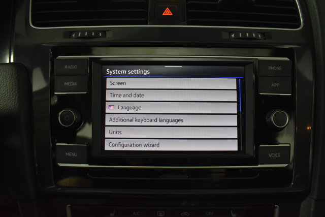 Used 2020 Volkswagen Golf 4-Door FWD image 21