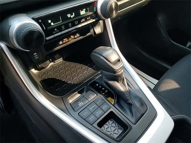 Used 2025 Toyota RAV4 LE image 19