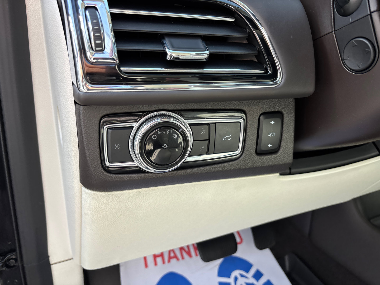 Used 2021 Lincoln Navigator Black Label w/ Cargo Convenience Package image 14