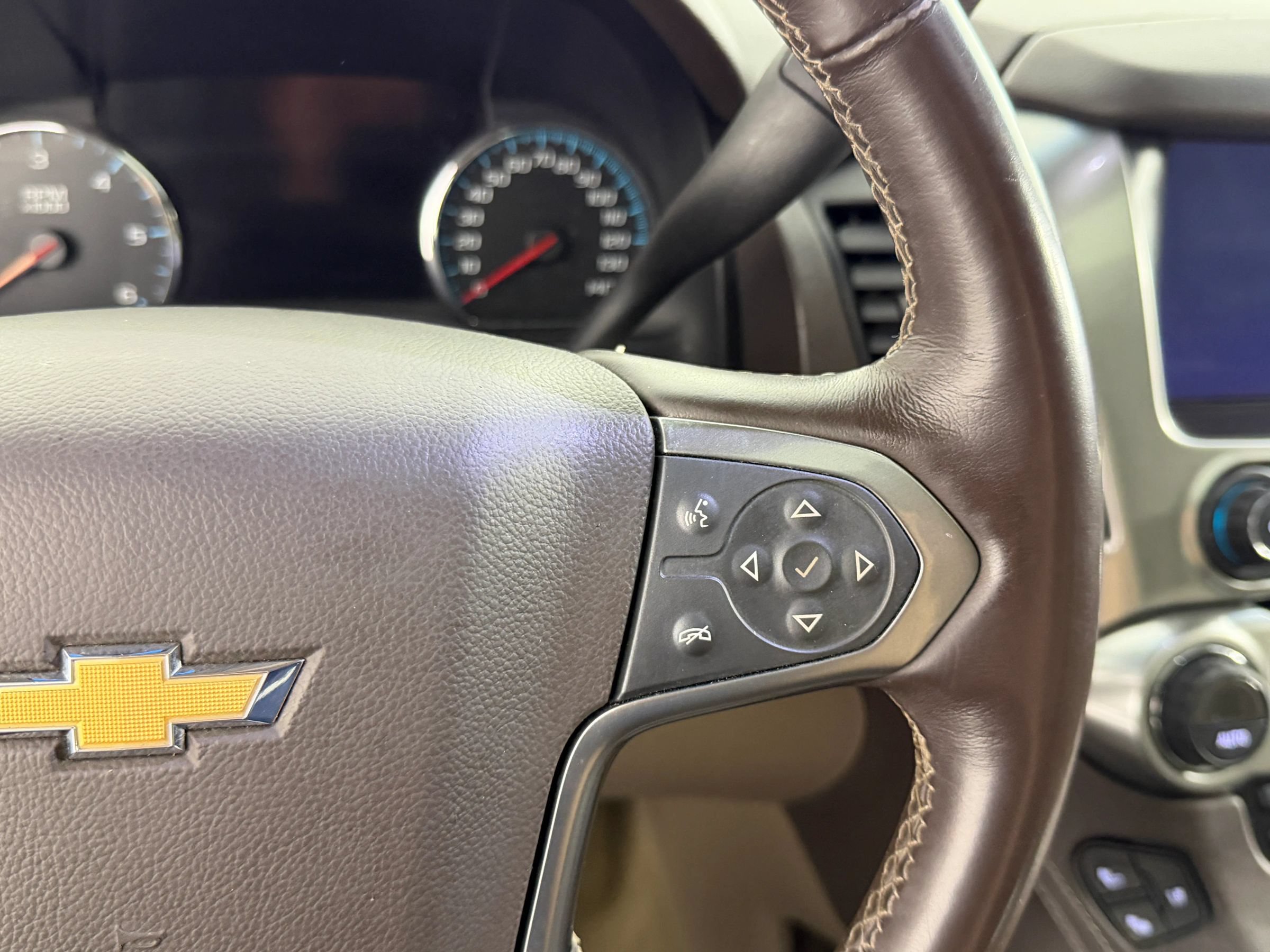 Used 2018 Chevrolet Suburban Premier AWD/4WD image 27