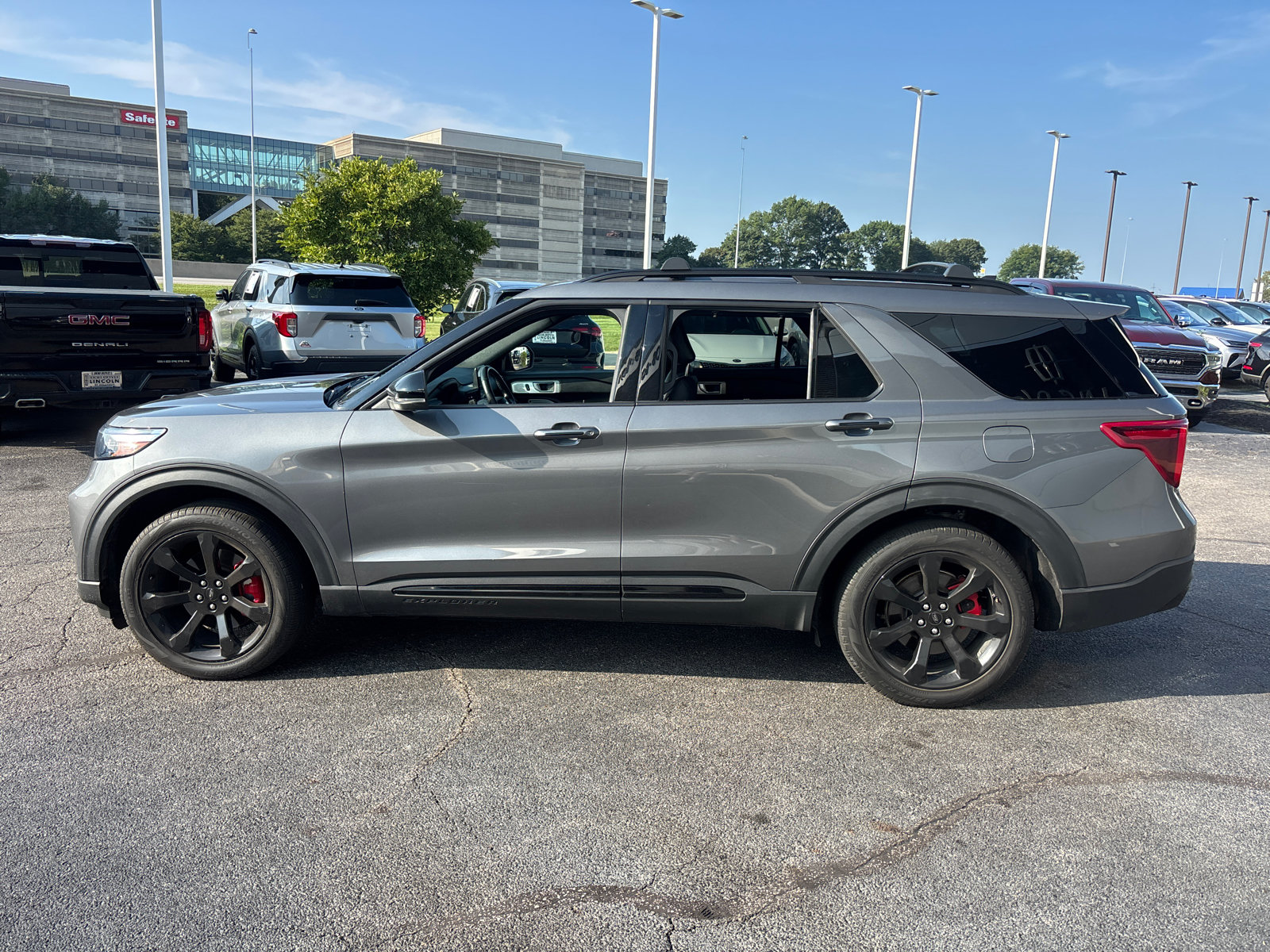 Used 2023 Ford Explorer ST w/ Equipment Group 401A AWD/4WD image 4