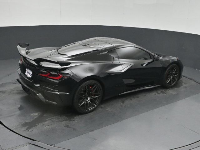 Used 2024 Chevrolet Corvette Z06 RWD image 40