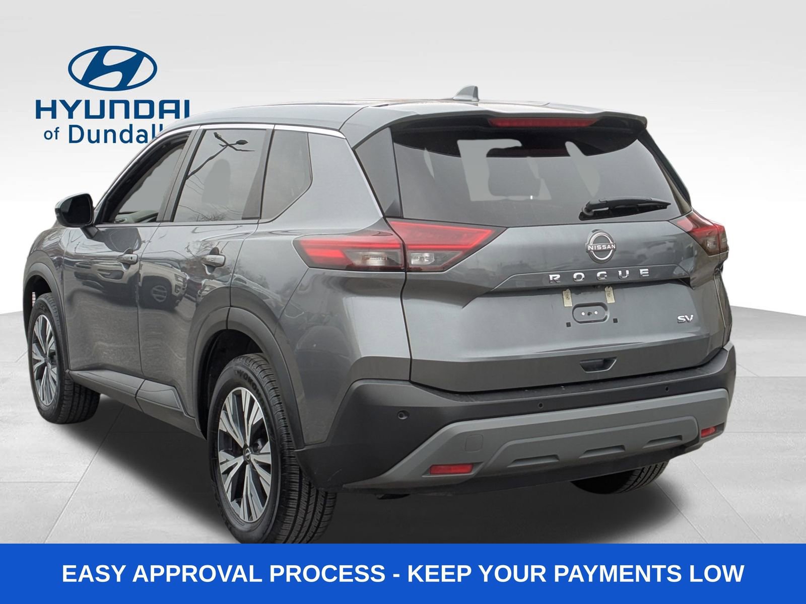 Used 2022 Nissan Rogue SV image 3