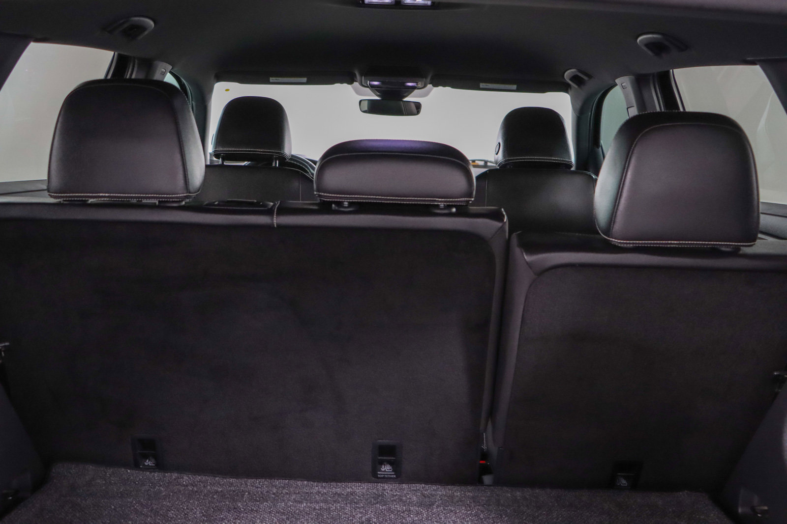 Used 2024 Volkswagen Atlas Cross Sport SE image 28