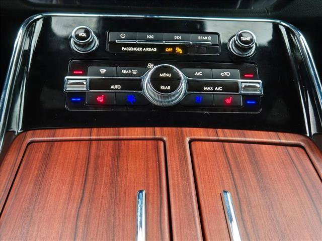 Used 2023 Lincoln Navigator Reserve image 16