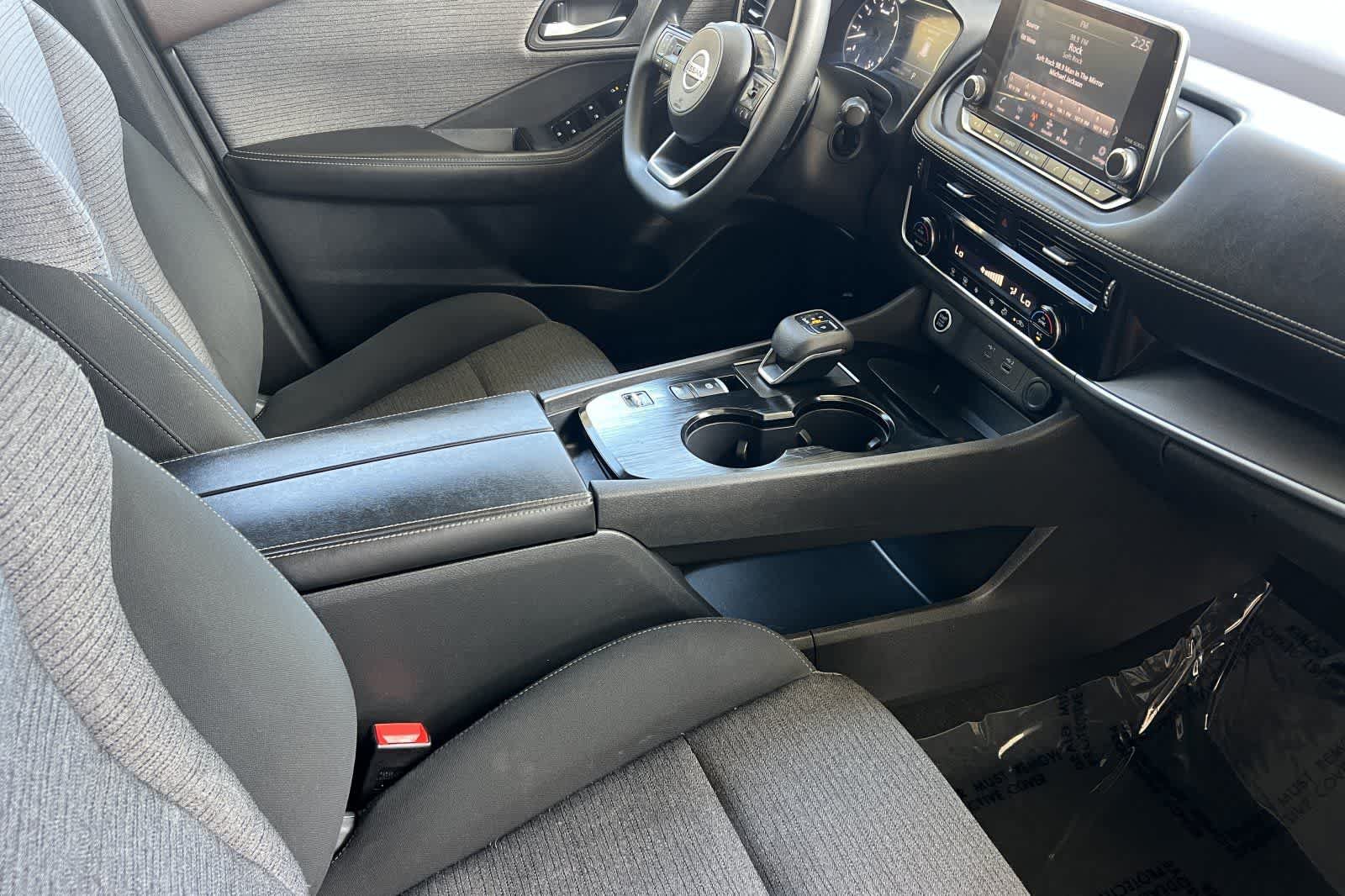 Used 2021 Nissan Rogue SV FWD image 19