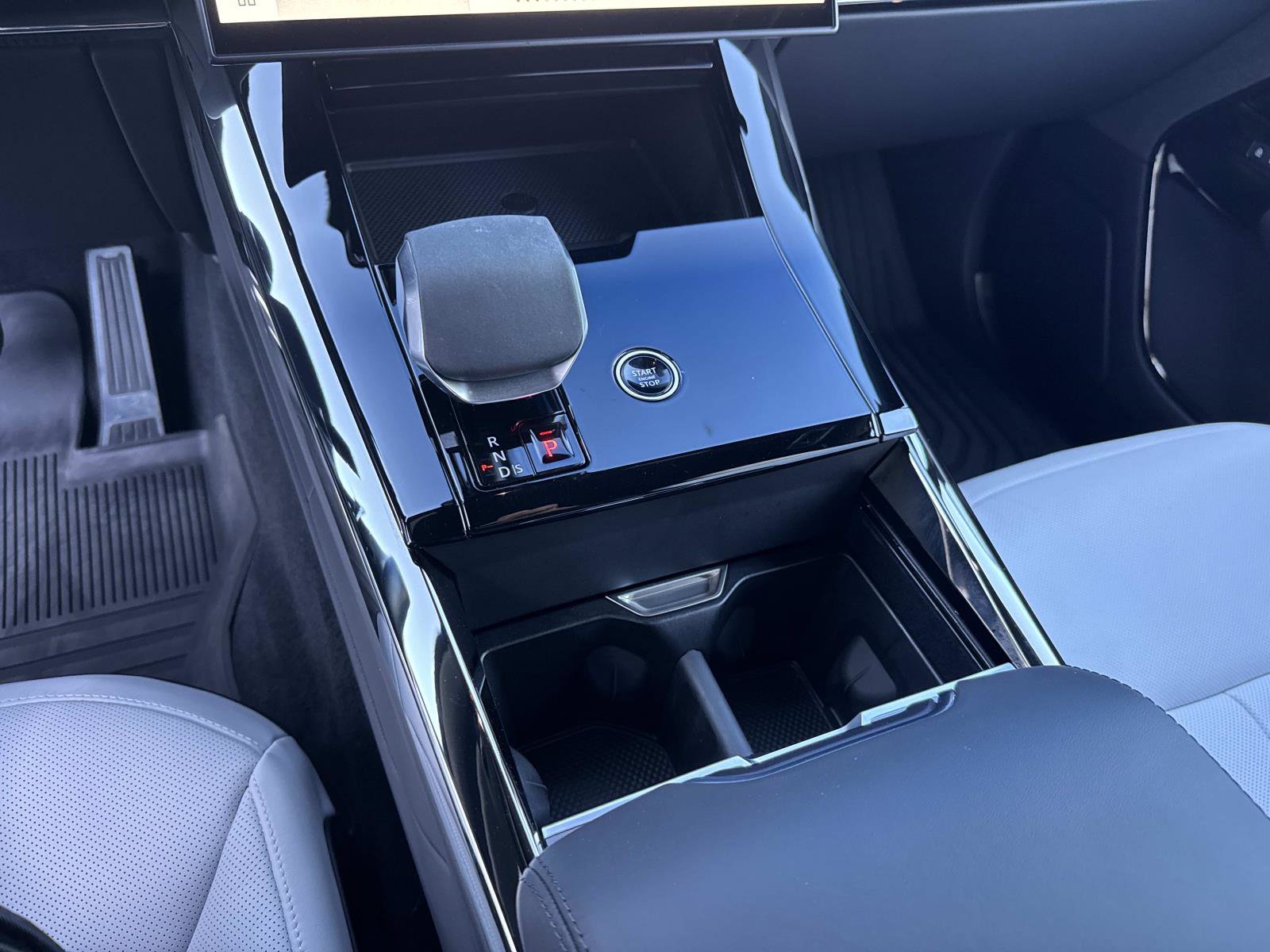 Certified 2025 Land Rover Range Rover Sport Dynamic SE image 27