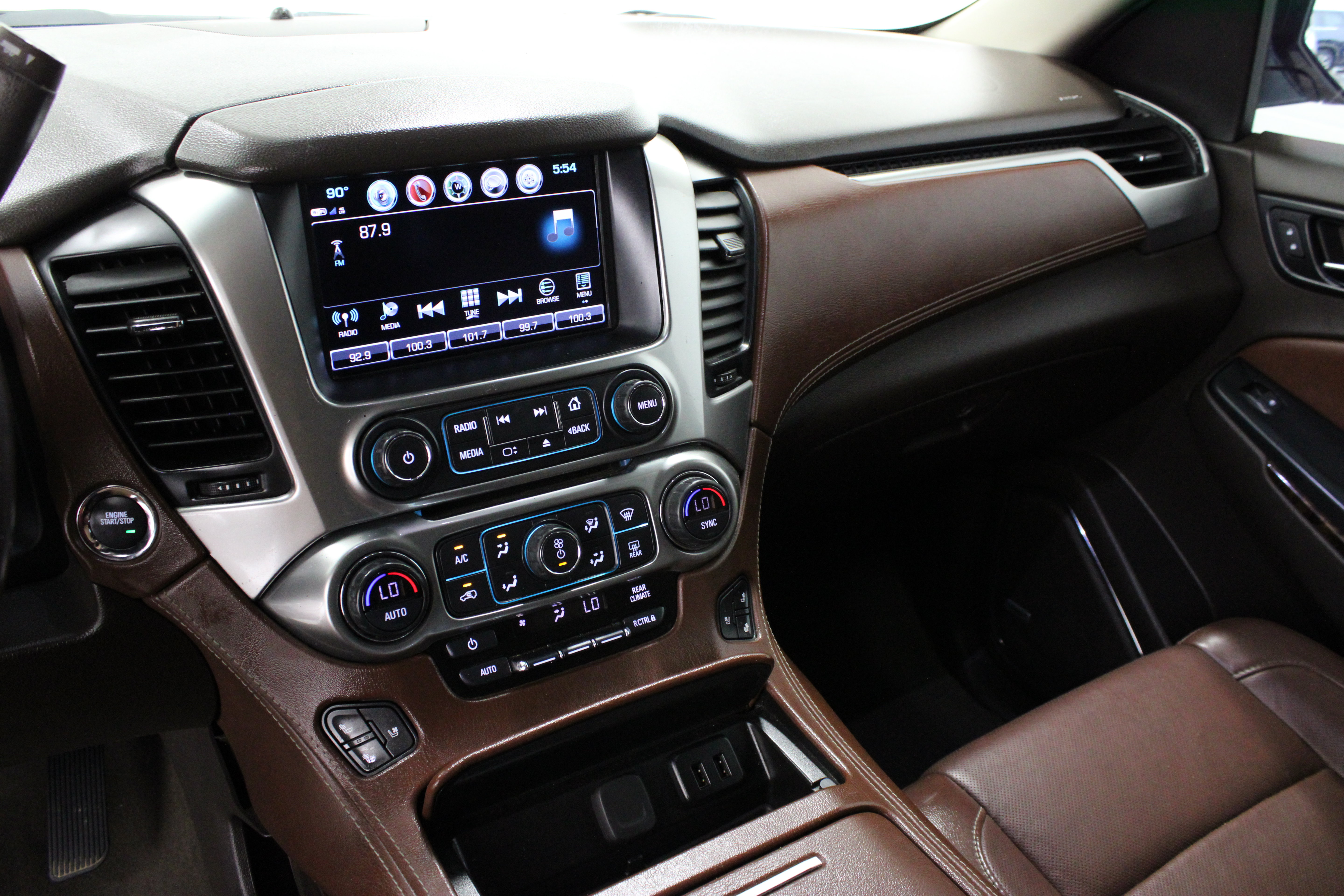 Used 2019 Chevrolet Tahoe Premier AWD/4WD image 16