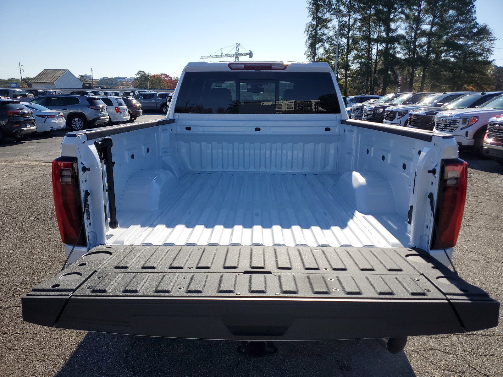 New 2025 GMC Sierra 2500 SLT w/ SLT Convenience Package image 11