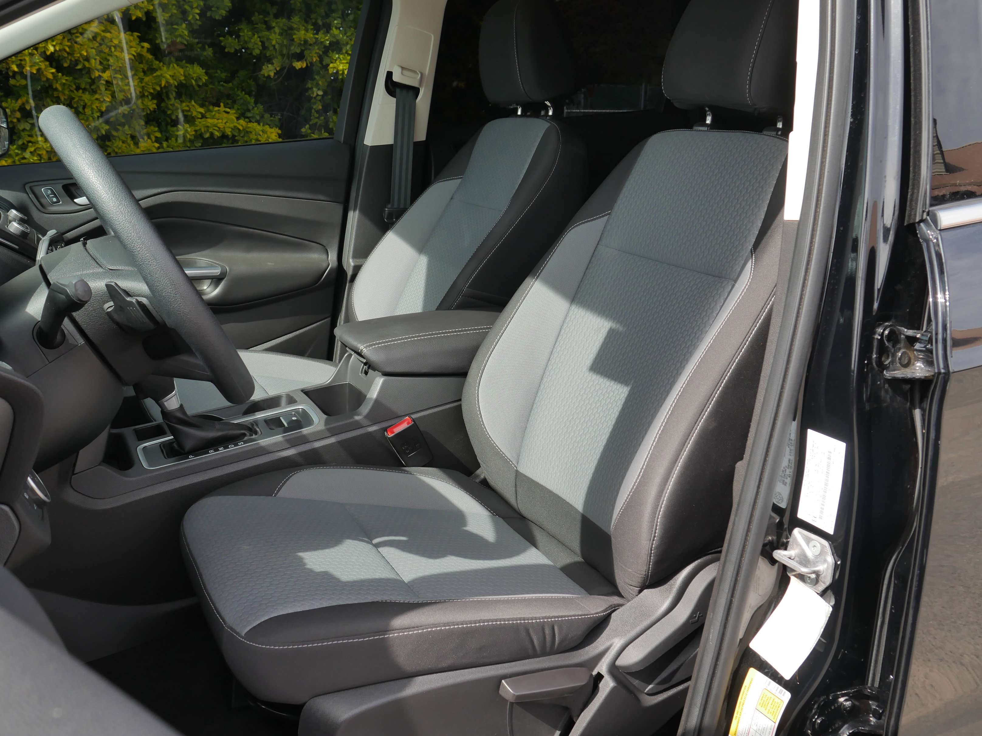 Used 2017 Ford Escape SE image 30