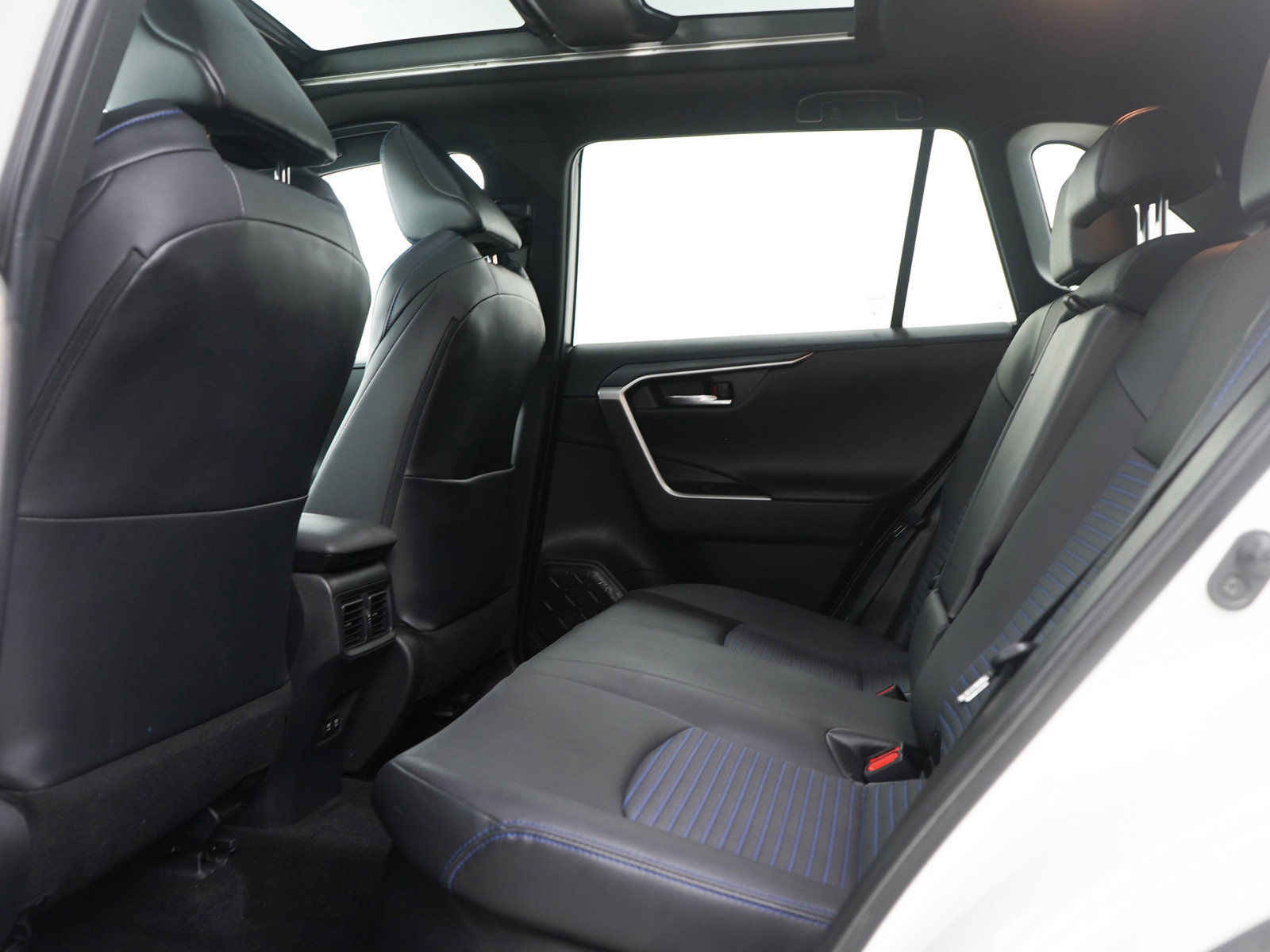 Used 2021 Toyota RAV4 XSE image 19