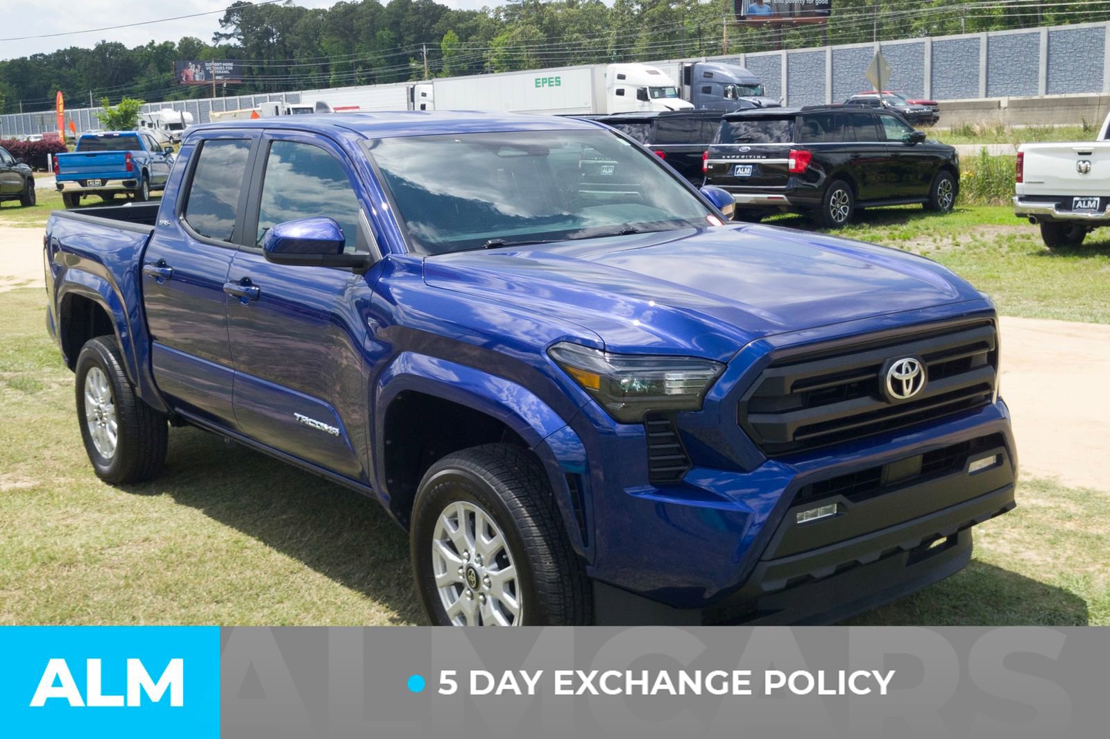 Used 2025 Toyota Tacoma SR5 RWD image 4