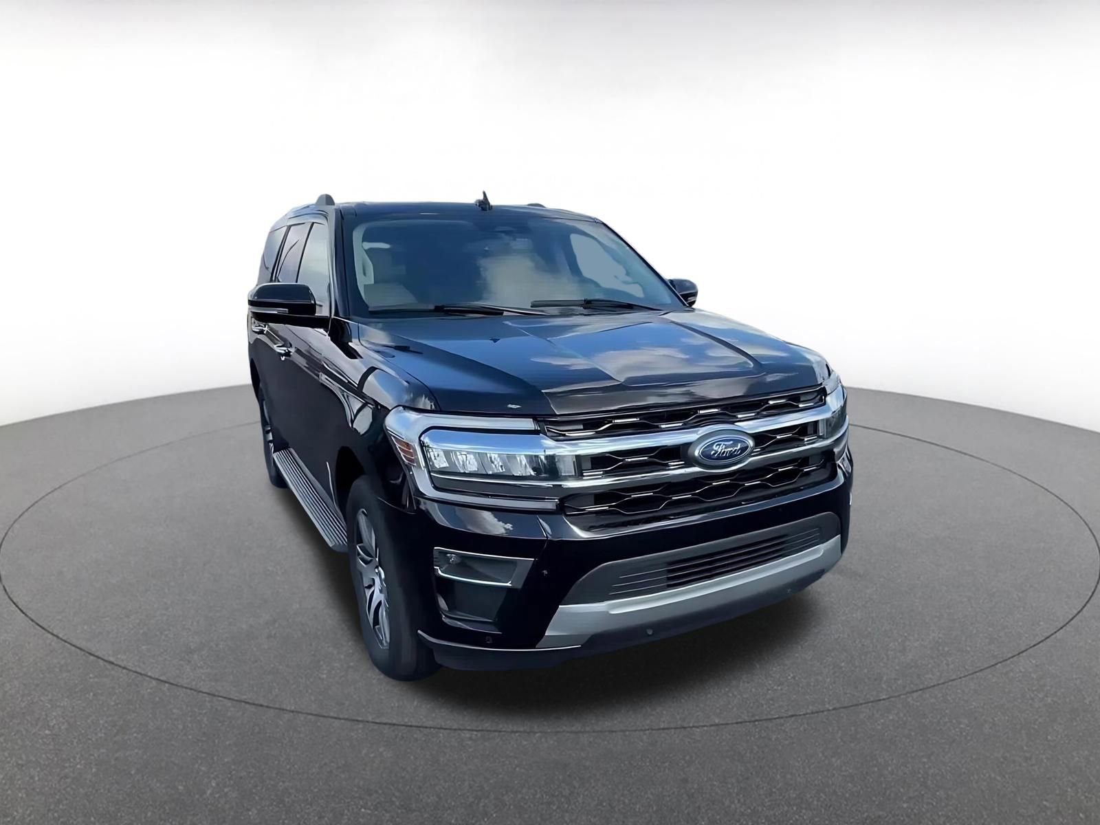 Used 2024 Ford Expedition Limited image 3