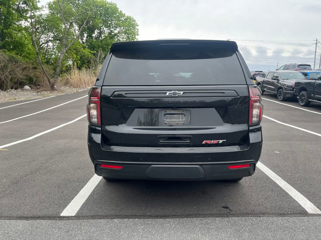 Used 2023 Chevrolet Suburban RST w/ Luxury Package AWD/4WD image 4