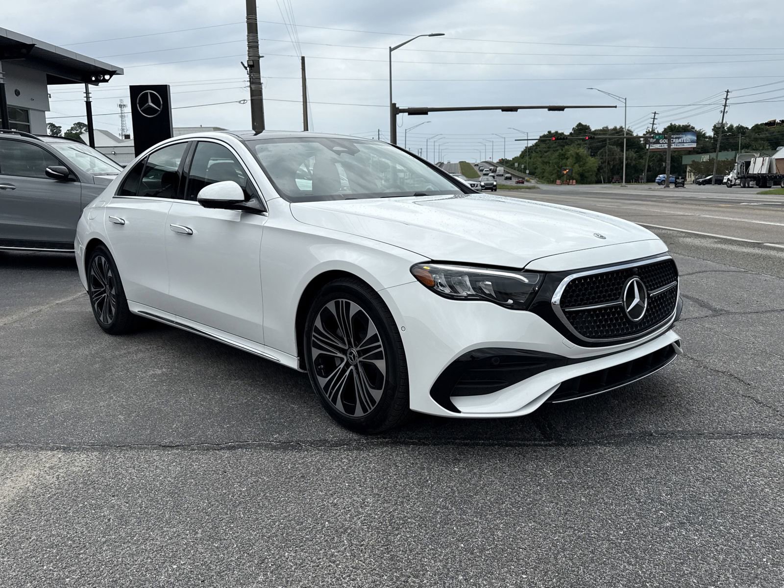 Used 2025 Mercedes-Benz E 350 Sedan image 7