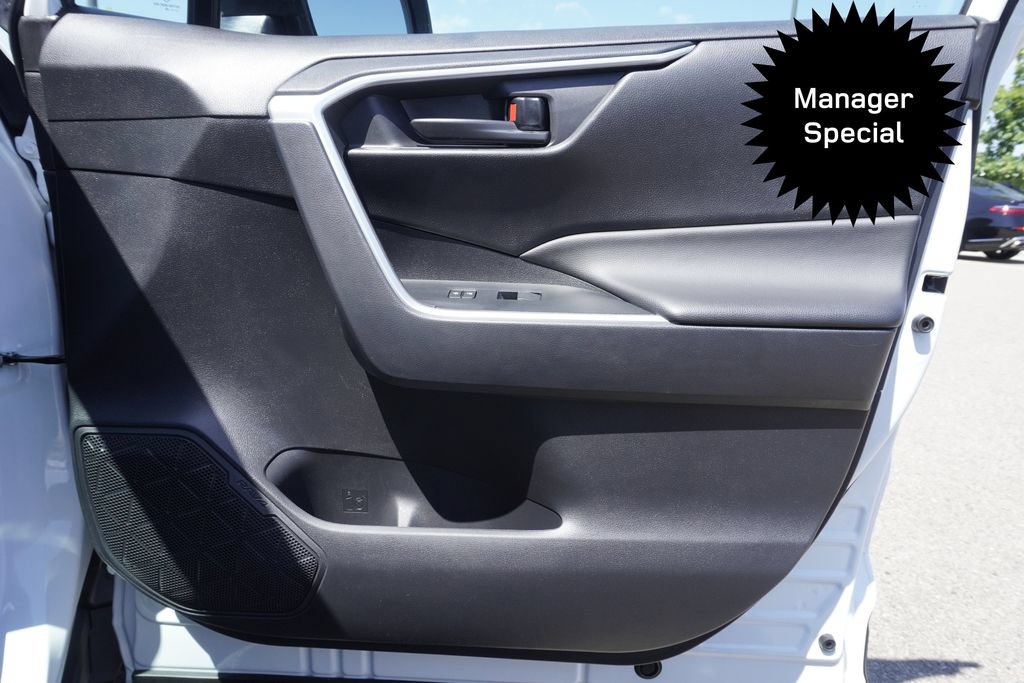 Used 2025 Toyota RAV4 LE AWD/4WD image 21