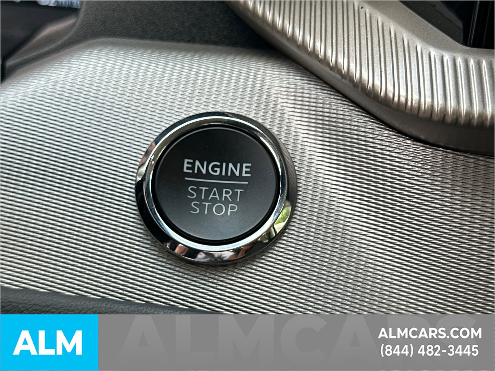 Used 2025 Ford Explorer Active AWD/4WD image 35