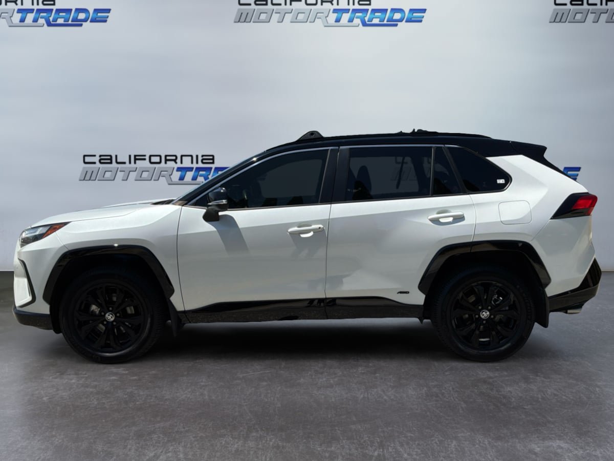 Used 2023 Toyota RAV4 XSE AWD/4WD image 8