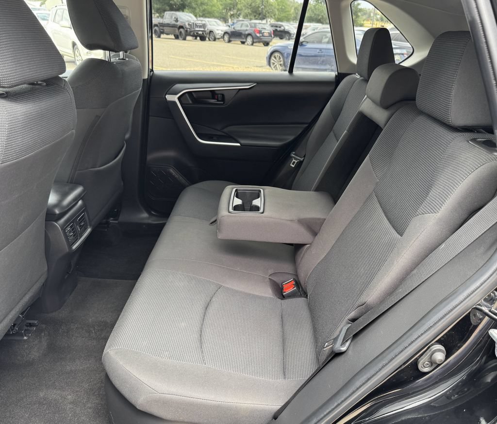 Used 2023 Toyota RAV4 LE AWD/4WD image 26