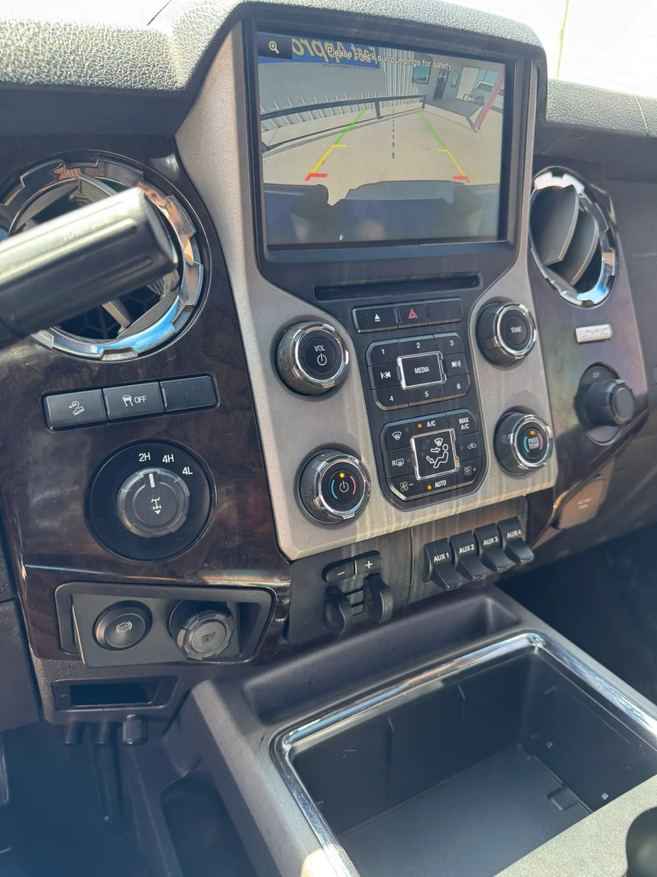 Used 2016 Ford F250 Platinum w/ FX4 Off-Road Package AWD/4WD image 14