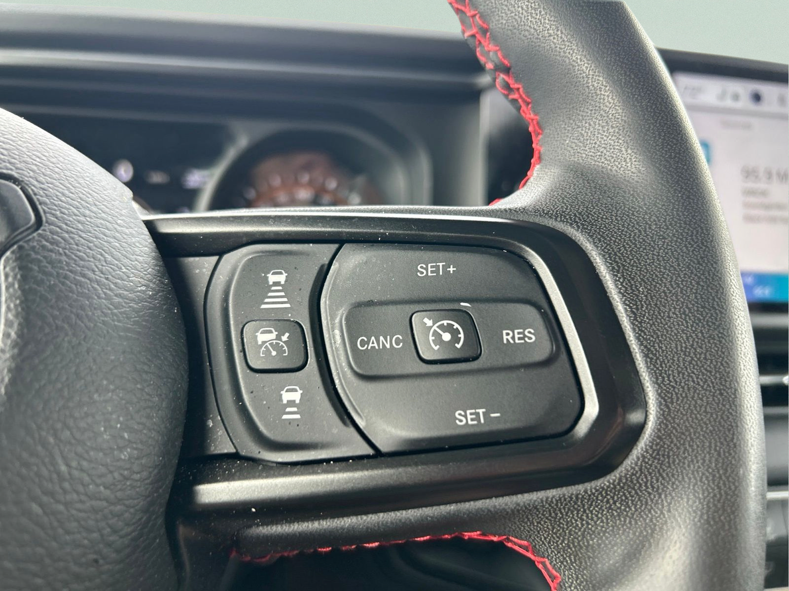 Used 2024 Jeep Wrangler Unlimited Rubicon AWD/4WD image 14