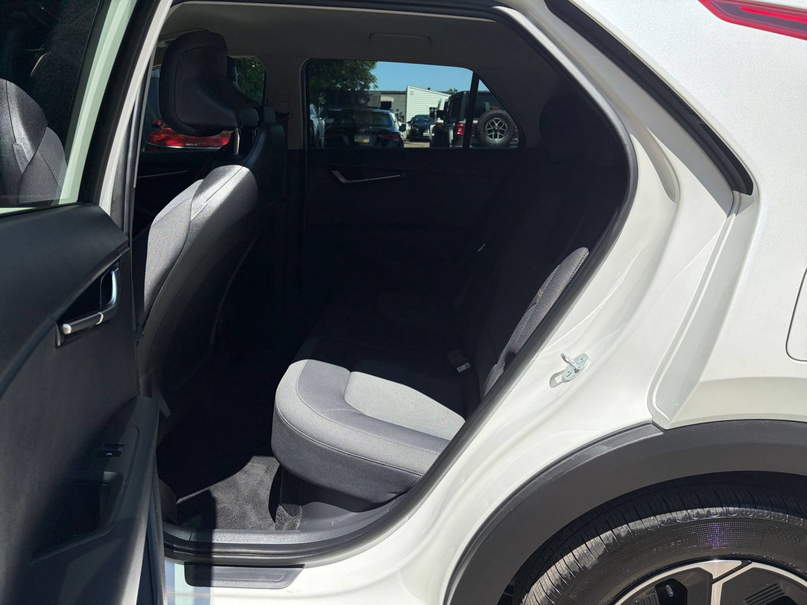 Used 2026 Kia Niro LX FWD image 23