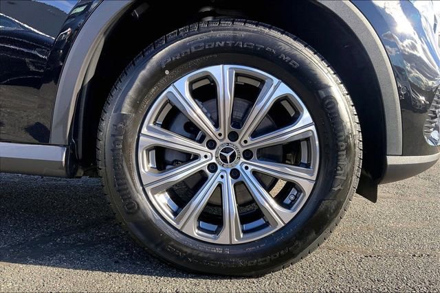 Used 2025 Mercedes-Benz GLC 300 4MATIC image 9