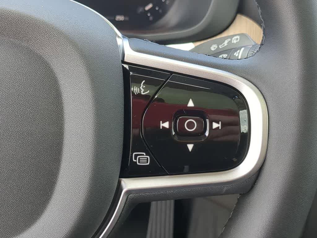 New 2026 Volvo XC60 B5 Plus w/ Protection Package Premier image 24