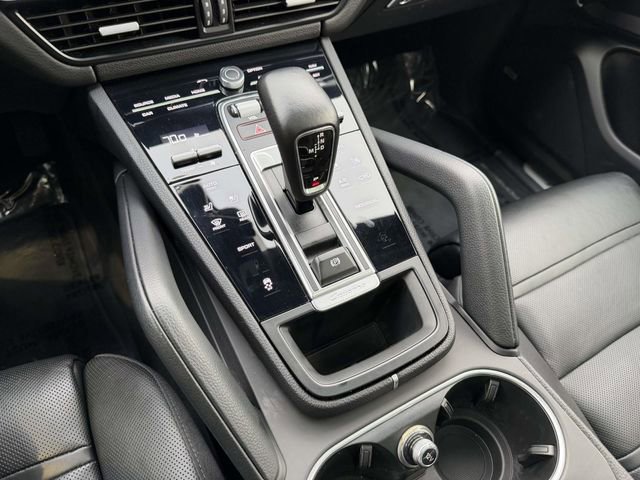 Certified 2023 Porsche Cayenne Platinum Edition image 23