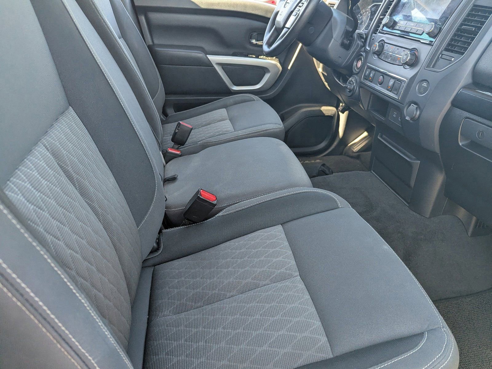 Used 2024 Nissan Titan SV image 12