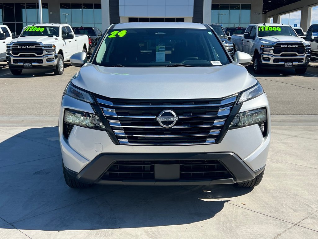 Used 2024 Nissan Rogue SV image 9