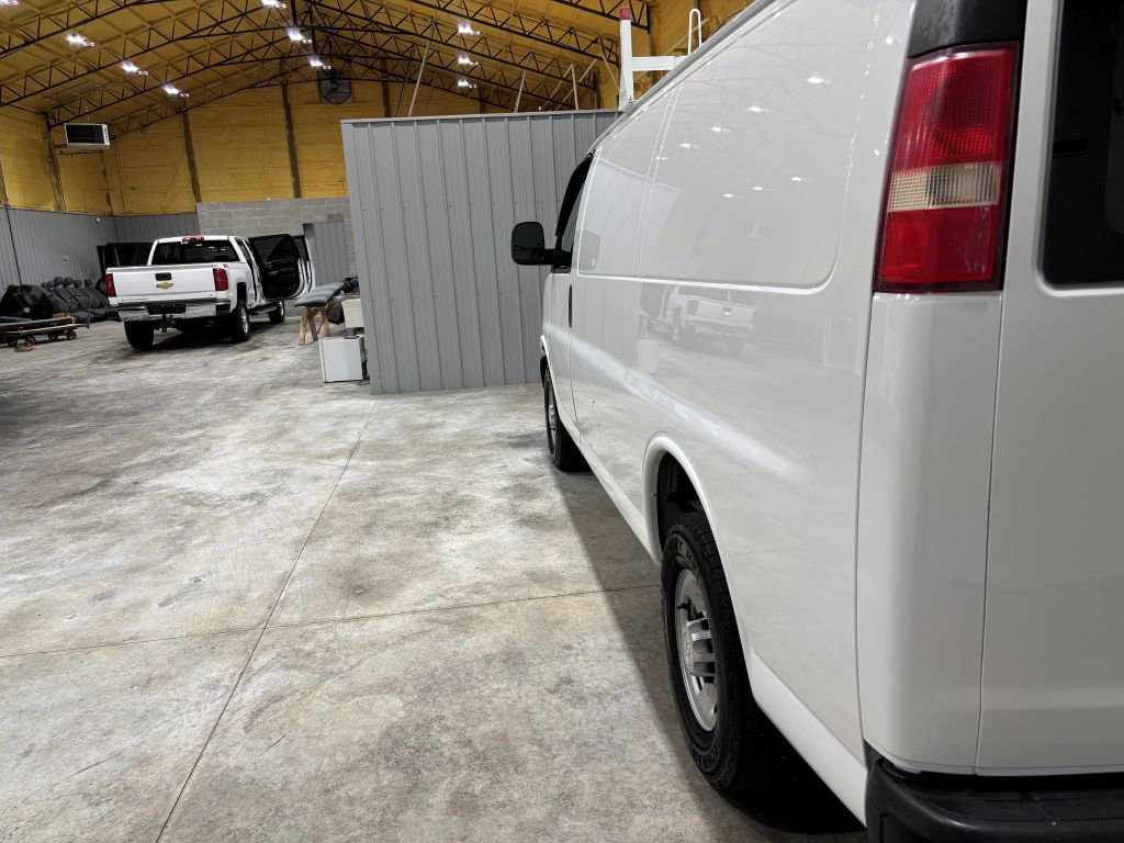 Used 2017 Chevrolet Express 2500 image 9