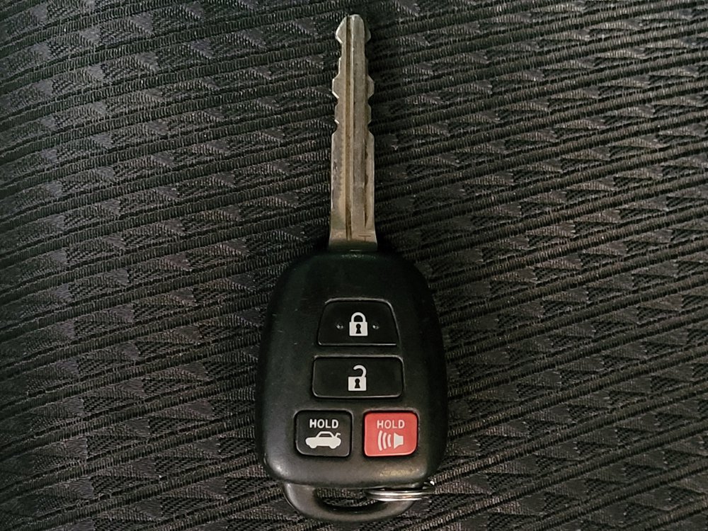 Used 2015 Toyota Camry SE FWD image 32