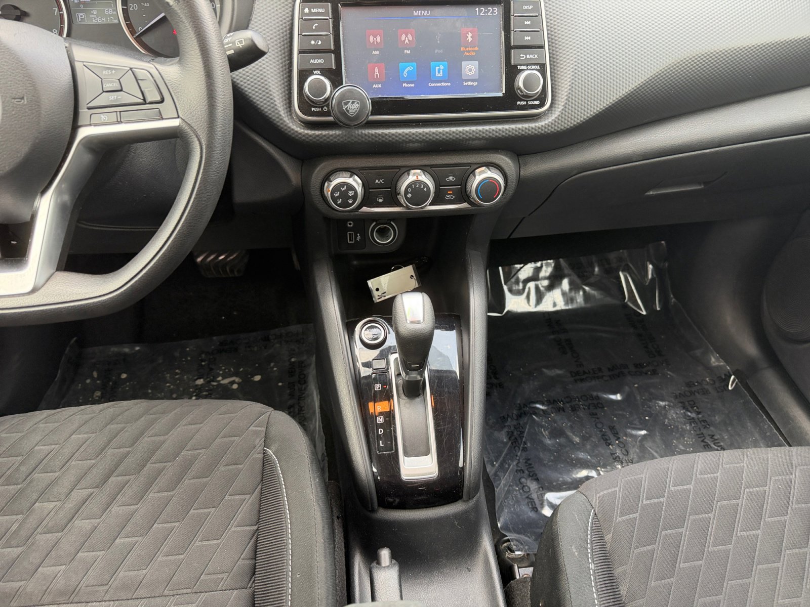 Used 2021 Nissan Kicks S image 12