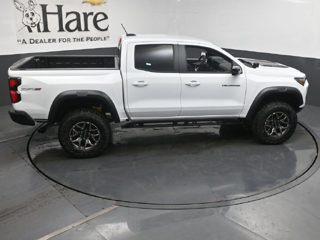 New 2026 Chevrolet Colorado ZR2 w/ Technology Package AWD/4WD image 17