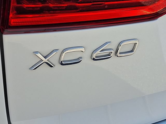 Certified 2024 Volvo XC60 B5 Core w/ Protection Package Premier AWD/4WD image 31