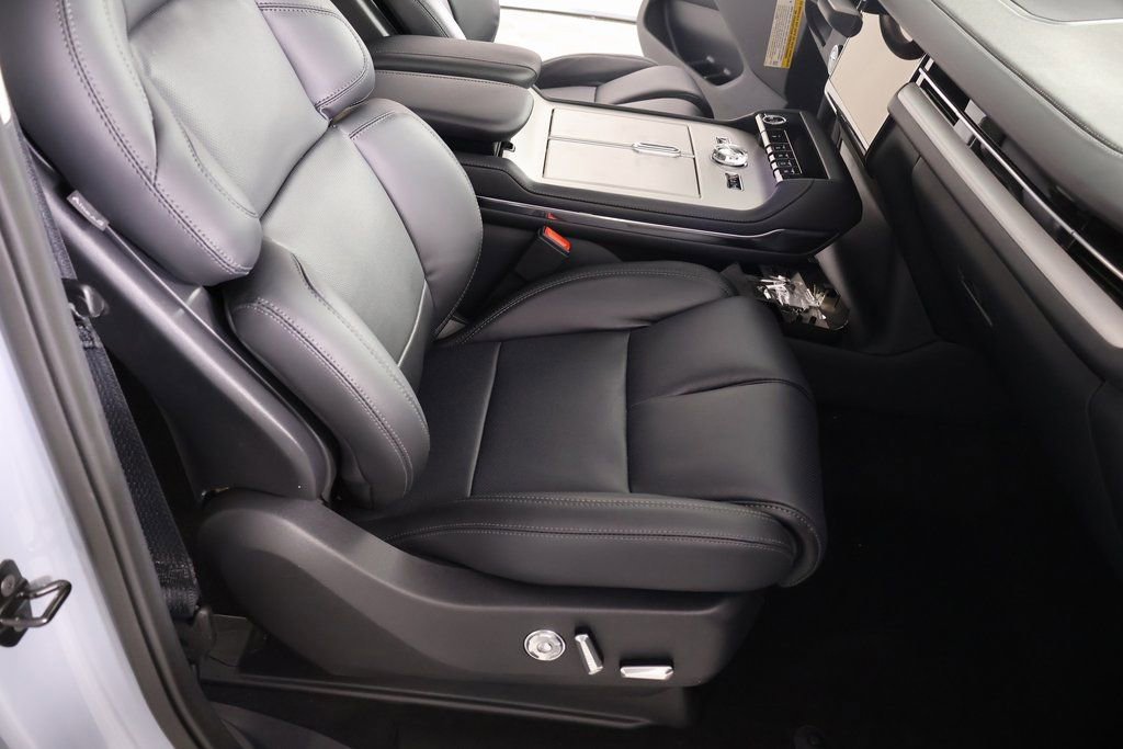 New 2026 Lincoln Navigator Premiere image 14